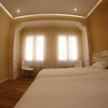 Urban Burgos Hotel Ngoại thất bức ảnh