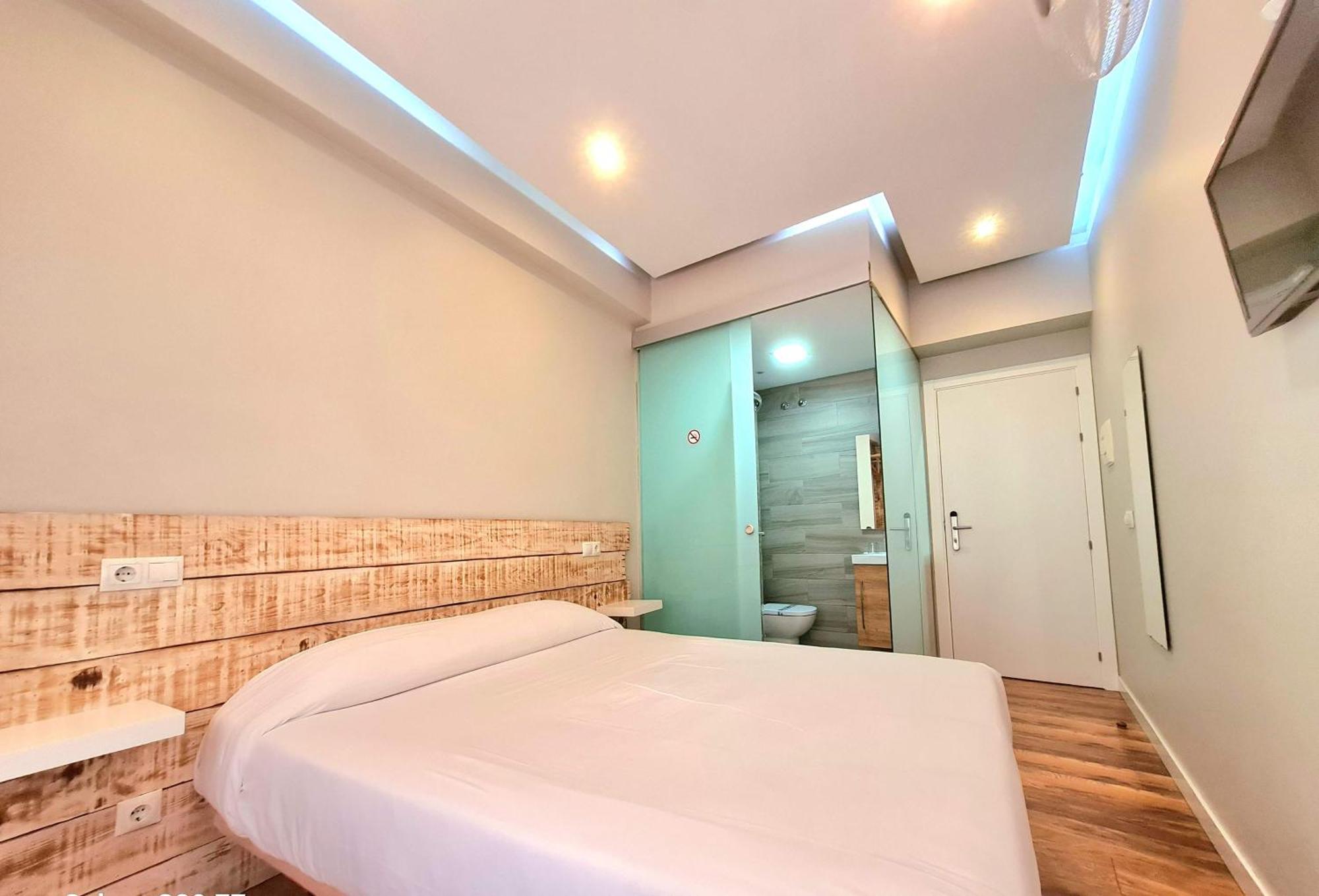 Urban Burgos Hotel Ngoại thất bức ảnh
