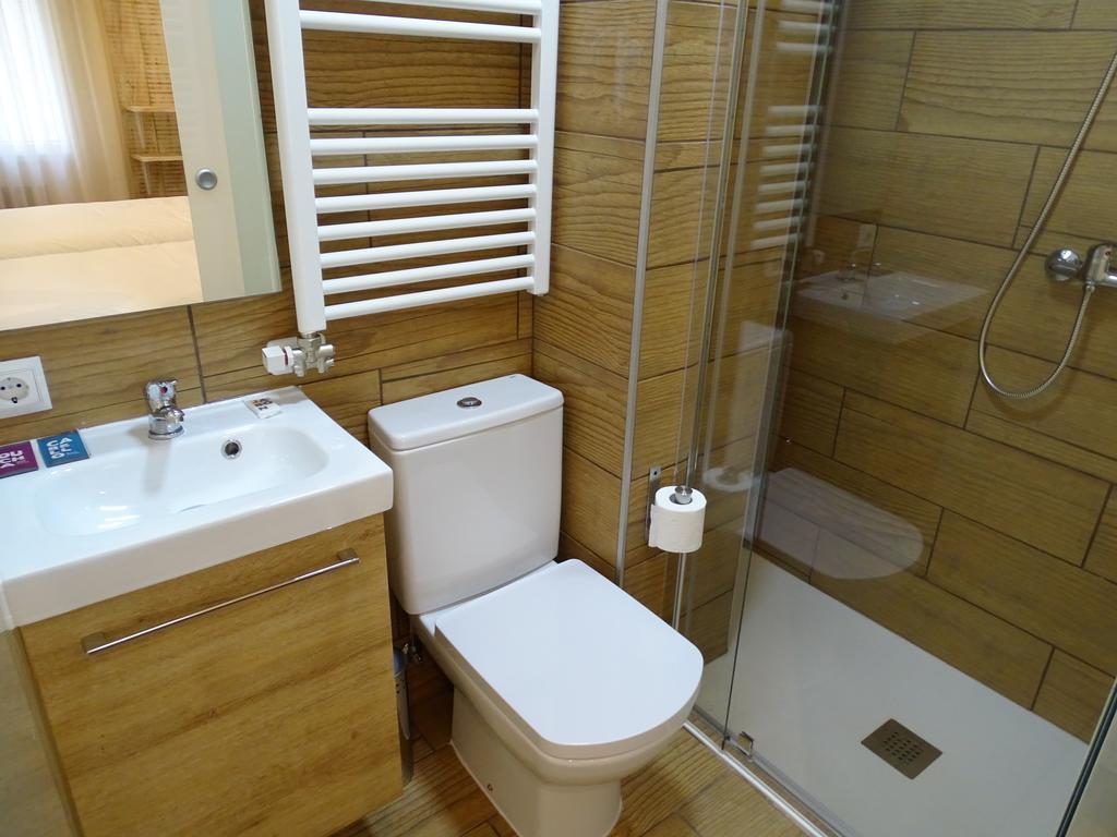 Urban Burgos Hotel Ngoại thất bức ảnh