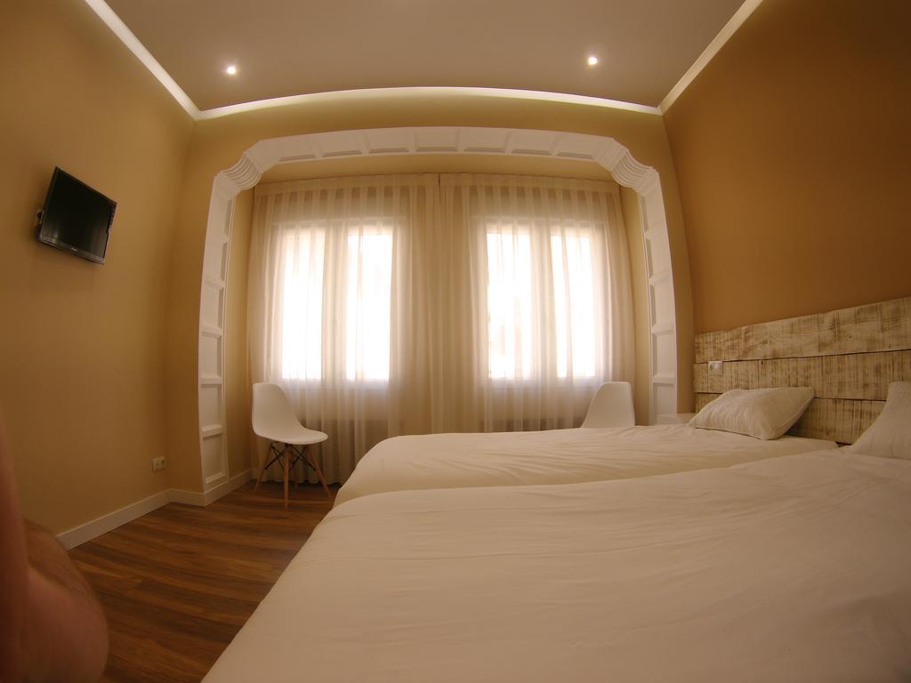 Urban Burgos Hotel Ngoại thất bức ảnh