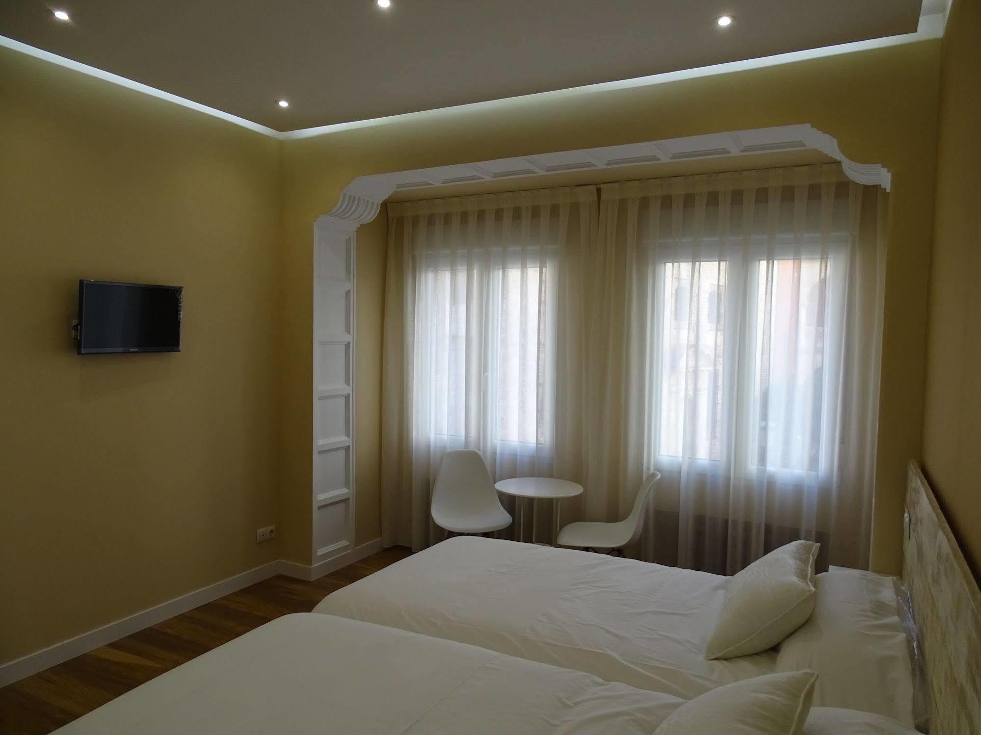 Urban Burgos Hotel Ngoại thất bức ảnh