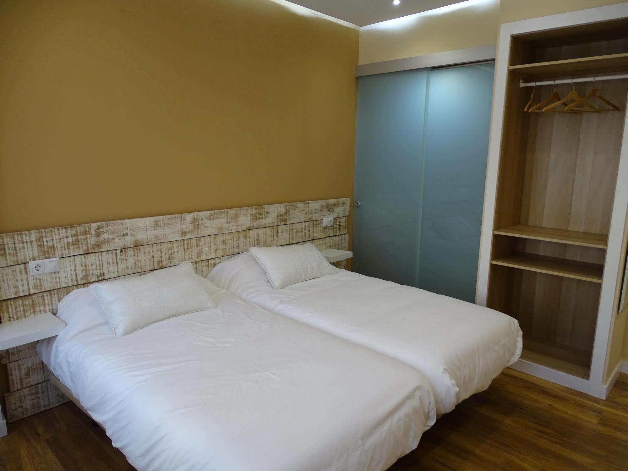 Urban Burgos Hotel Ngoại thất bức ảnh