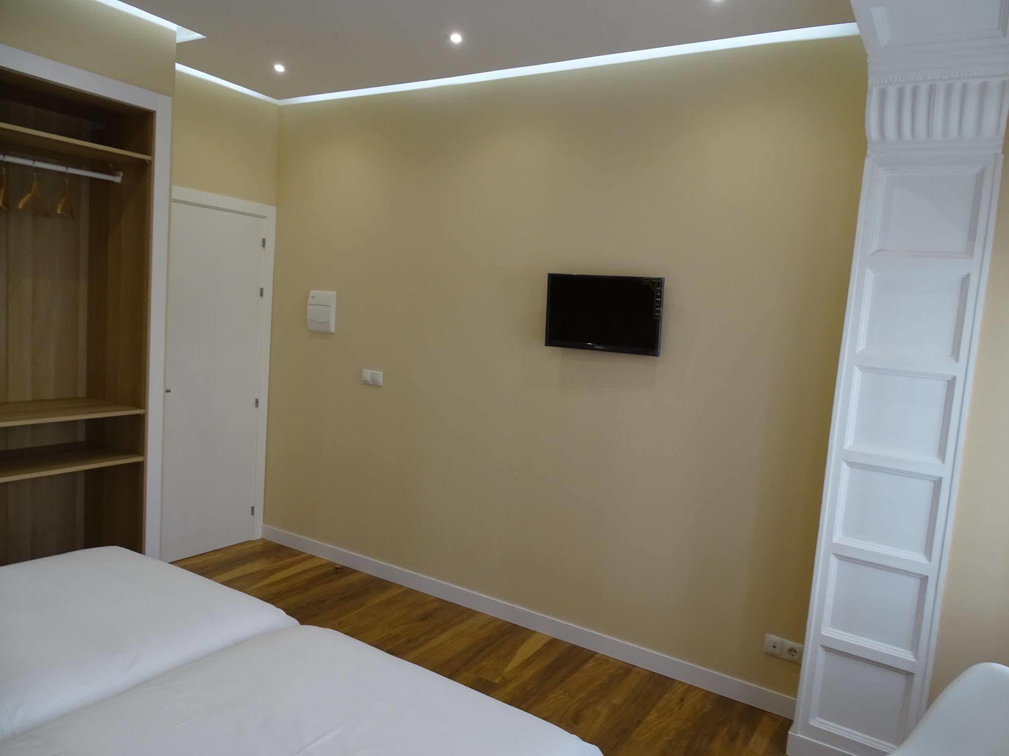 Urban Burgos Hotel Ngoại thất bức ảnh