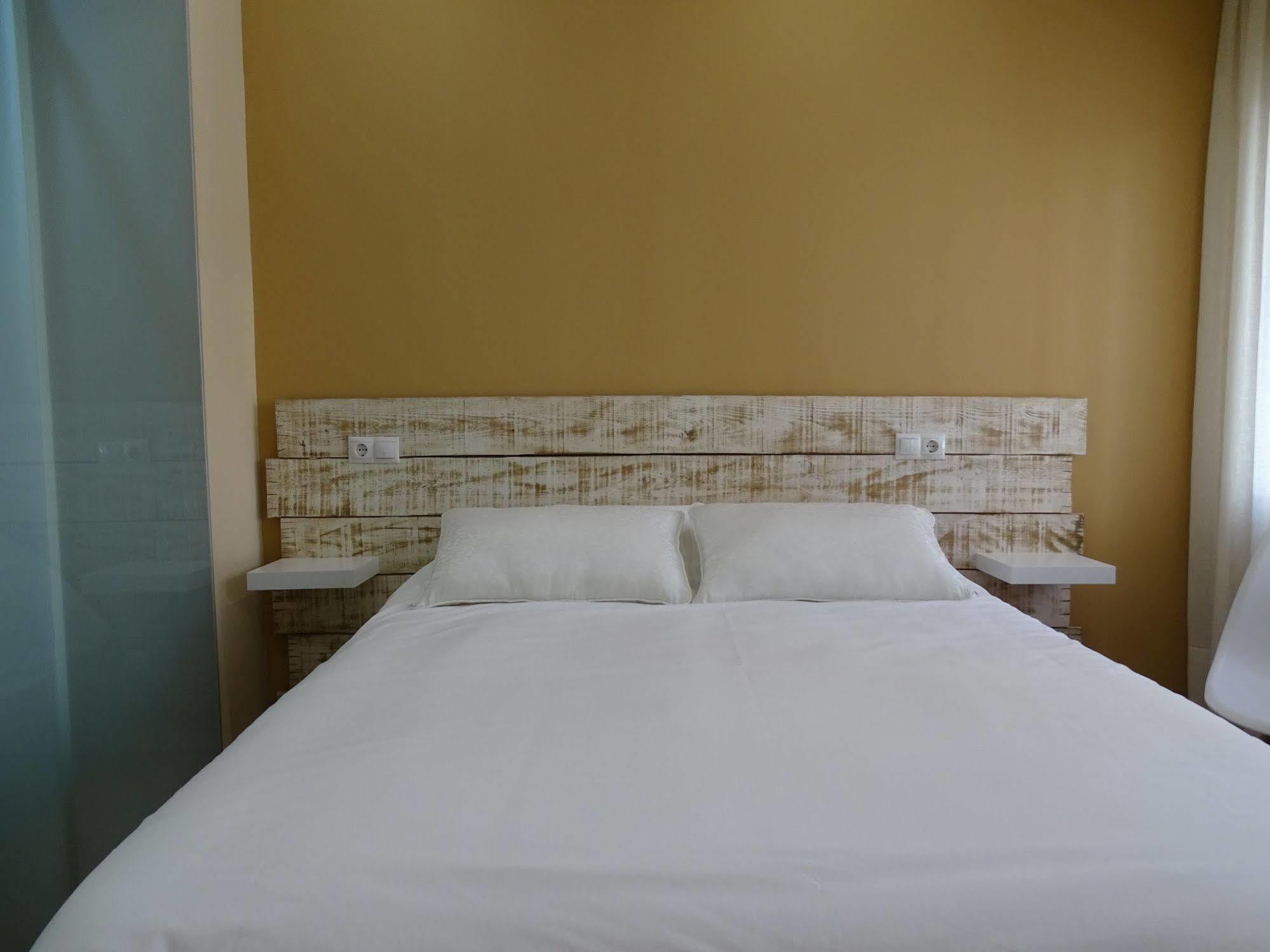 Urban Burgos Hotel Ngoại thất bức ảnh