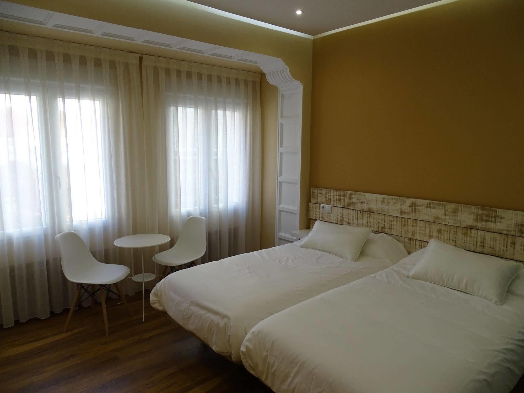 Urban Burgos Hotel Ngoại thất bức ảnh